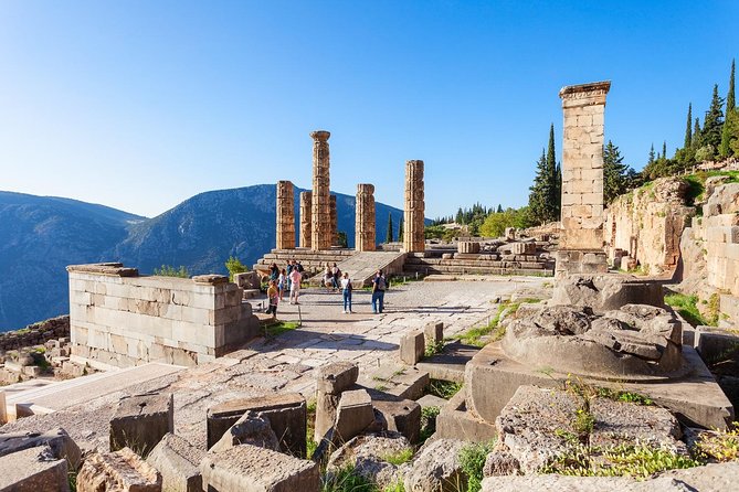 2-Day Delphi and Meteora Tour from Athens - The guides and the coach experience