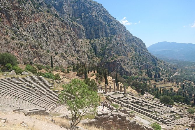 2-Day Trip to Delphi from Athens - The Athens departure and long ride north