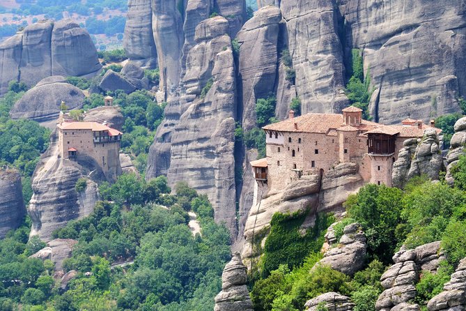 3-Day Trip to Delphi and Meteora from Athens - The Temple of Apollo and Delphi’s mountain setting