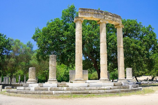 4-Day Greece Highlights Tour: Epidaurus, Mycenae, Olympia, Delphi and Meteora - Day four: Meteora and Thermopylae