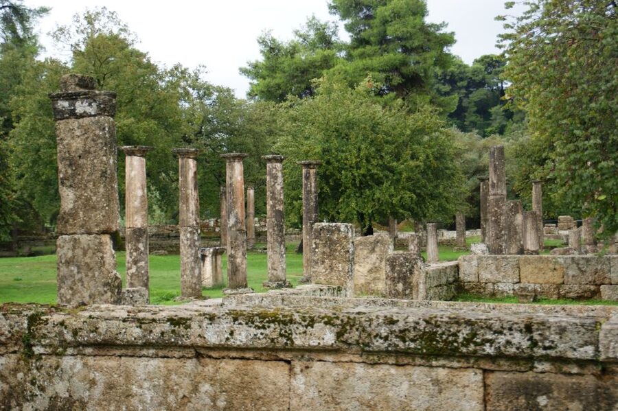 4-Day Tour of Mycenae, Epidaurus, Olympia, Delphi & Meteora - Delphi and the Charioteer