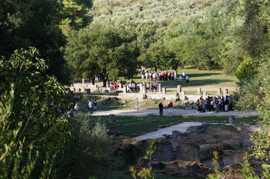 4-Day Tour of Mycenae, Epidaurus, Olympia, Delphi & Meteora - Corinth Canal and Mycenae: the heroic beginning