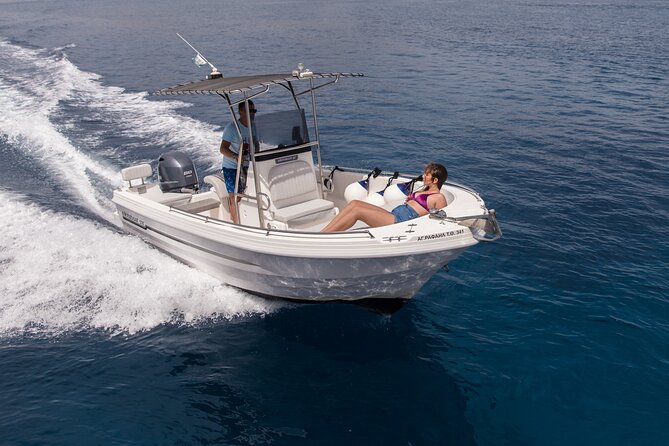 5 Hours Boat Rental in Santorini - Swimming, snorkeling, and a boat picnic