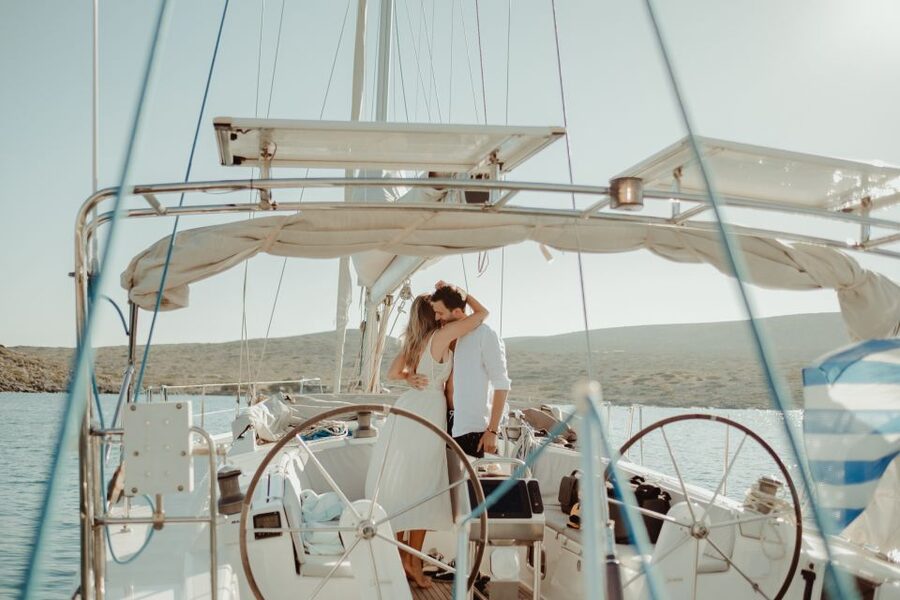 Agios Nikolaos: Mirabello Bay Sailing Cruise with Meal - A meal with local wine and fresh fruit