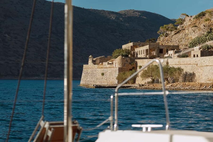 Agios Nikolaos: Spinalonga AM Catamaran Cruise with Lunch - A long stop in a quiet bay