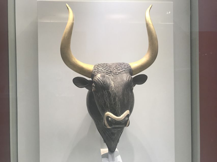 Archaeological Museum of Heraklion: Guided Walking Tour - Meeting the Minoans in central Heraklion