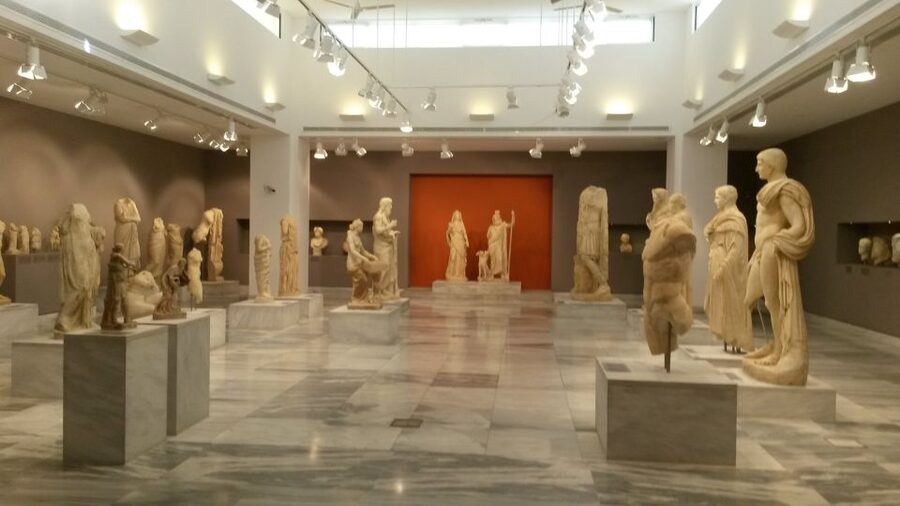 Archaeological Museum of Heraklion: Guided Walking Tour - What the guide adds to the galleries