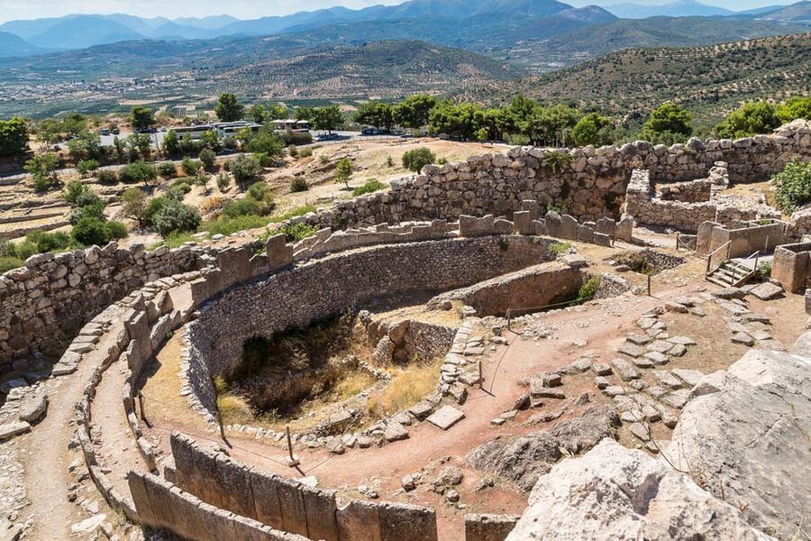 Archaeological Site of Mycenae: E-Ticket with Audio Guide - Entering through the Lions’ Gate