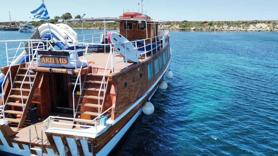 Argostoli: Full-Day Boat Cruise with Lunch - Eight hours aboard the wooden Artemis