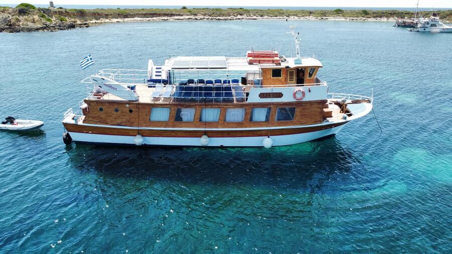 Argostoli: Full-Day Boat Cruise with Lunch - Rabbit Island and lunch near Vardiani