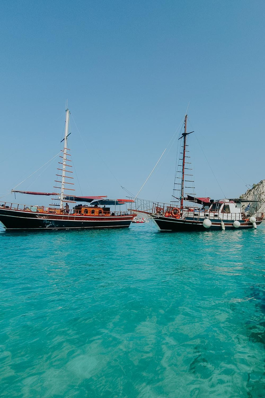 Argostoli: Full-Day Boat Trip with Lunch & Wine - The return ride through Argostoli Bay