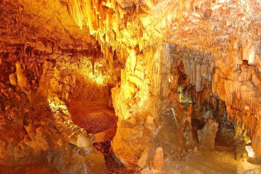 Argostoli: Melissani & Drogarati Cave Tour with Wine Tasting - Why this five-hour Kefalonia tour works well