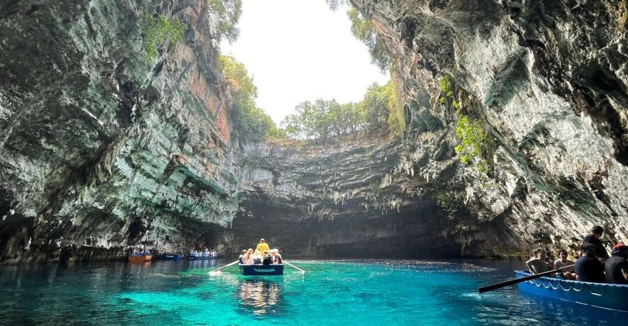 Argostoli: Melissani Lake, Drogarati Cave, and Myrtos Beach - Key points before you book