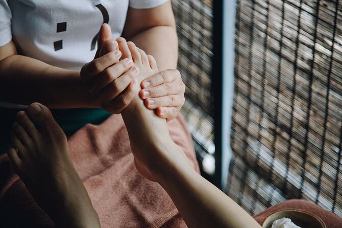 Aroma Massage - Enjoy a complete Spa experience from the comfort of your room - How good is the $84 value?