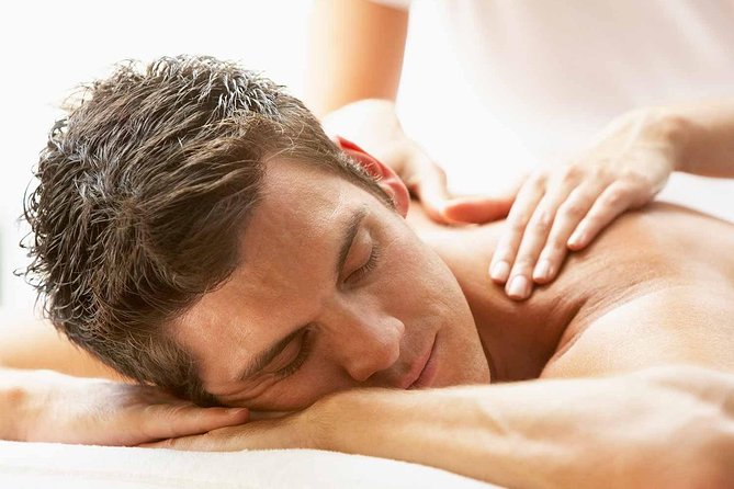 Aroma Massage - Enjoy a complete Spa experience from the comfort of your room - The small-room question