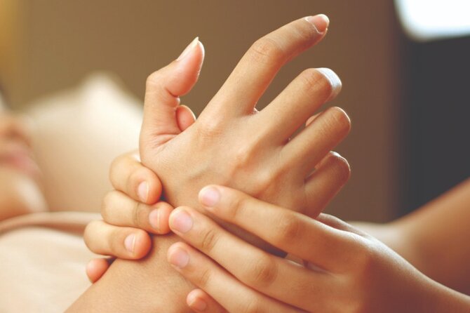 Aroma Massage - Enjoy a complete Spa experience from the comfort of your room - Physical fitness and comfort