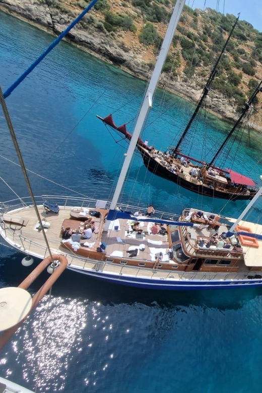 Athens: 3-Hour Sunset Cruise with Swim Stop, Snacks & Drinks - Who will enjoy this cruise most