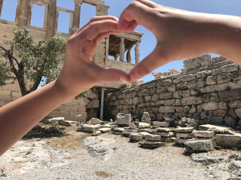 Athens: Acropolis Guided Tour in Spanish-Option Tickets - Passing through the Propylaea