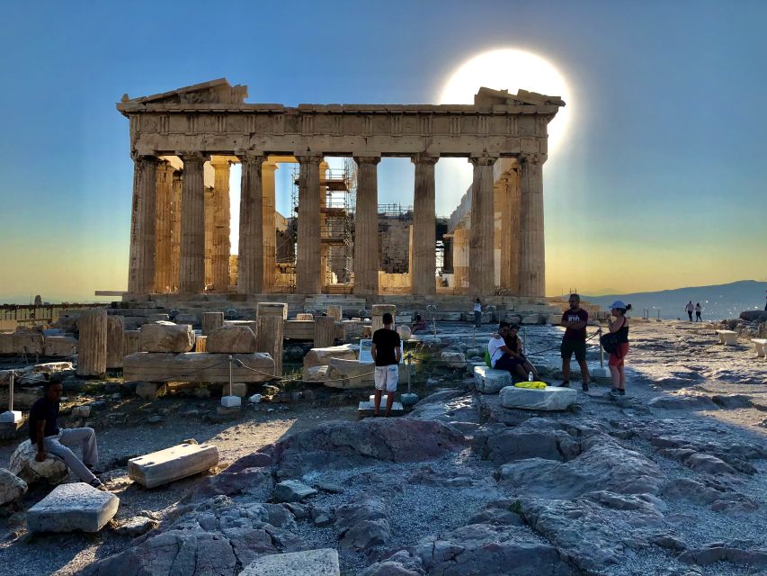 Athens:Acropolis - Historical Center Walking Tour in Spanish - Passing through the Propylaea