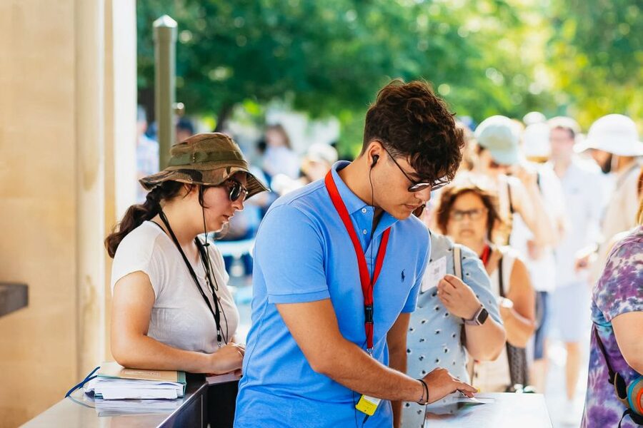Athens: Acropolis Ticket with Optional Audio or Live Guide - Choosing the audio tour or a live guide
