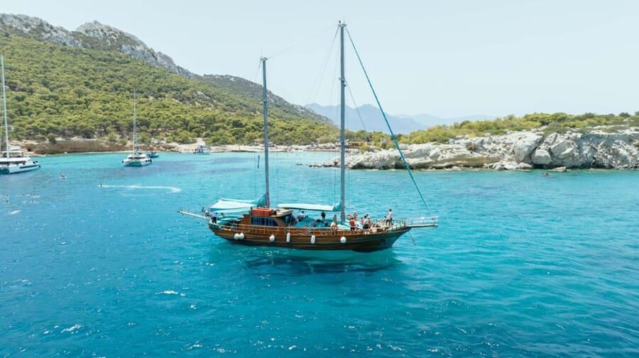 Athens: Agistri, Metopi & Aegina Cruise with Meals & Drinks - Moni or Metopi: the day’s best swim