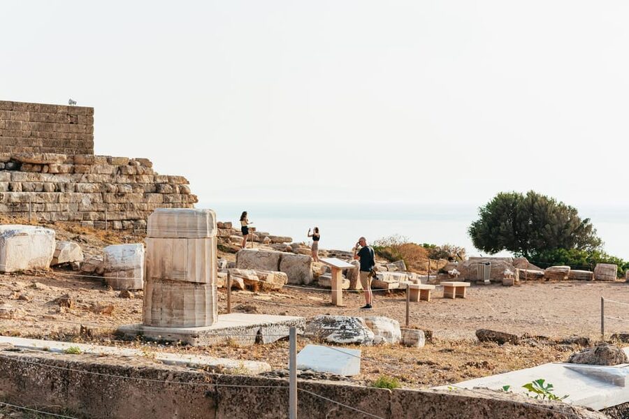 Athens: Cape Sounion & Poseidon Temple Sunset Half-Day Trip - The audio guide, the live guide, and free time