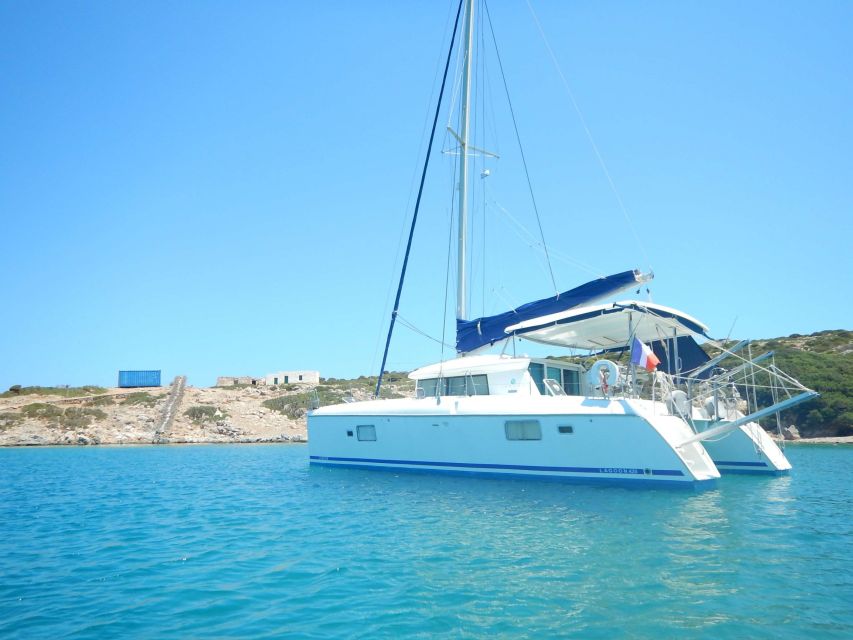 Athens: Catamaran Cruise with Fresh Lunch and Wine - Fresh Greek meze, fruit, wine, and a relaxed lunch