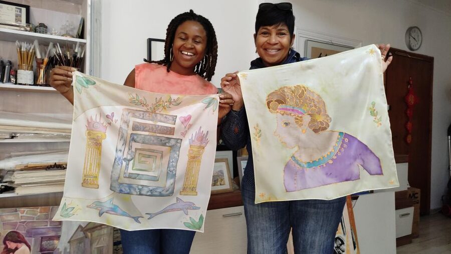 Athens: Create your own Greek Silk Scarf Souvenirs - A Greek souvenir you make yourself
