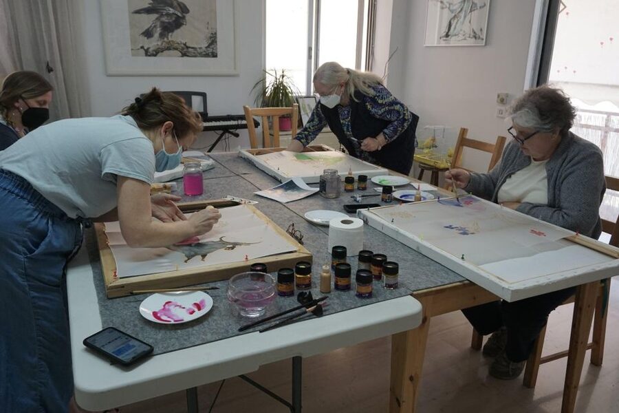 Athens: Create your own Greek Silk Scarf Souvenirs - Planning the two hours well