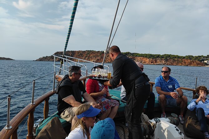 Athens cruise: Agistri, Moni/Metopi, Aegina with lunch & drinks - Hotel pickup: useful, but read the instructions carefully