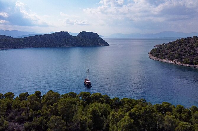 Athens Day Cruise: 3 Islands Tour in the Saronic Gulf with Lunch - The swimming stop near Metopi