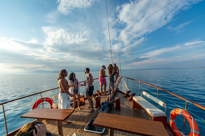 Athens Day Cruise: 3 Islands Tour in the Saronic Gulf with Lunch - Aegina: history, port life, and pistachios