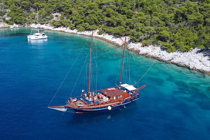 Athens Day Cruise: 3 Islands Tour in the Saronic Gulf with Lunch - The boat, shade, and comfort