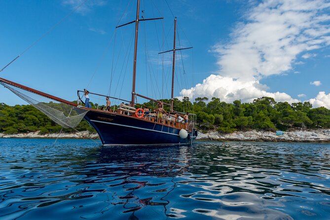 Athens Day Cruise: 3 Islands Tour in the Saronic Gulf with Lunch - What $157.21 gets you