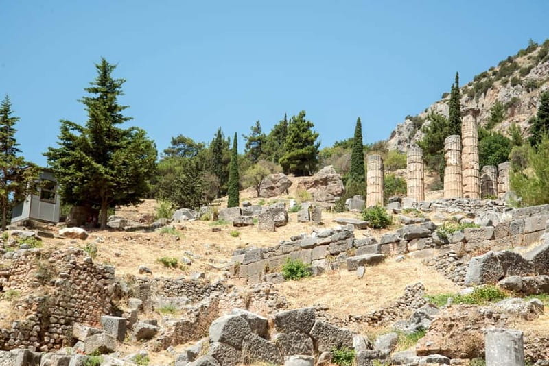 Athens: Delphi and Arachova Day Trip with Guide - Reading the Temple of Apollo and sacred way
