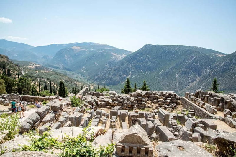 Athens: Delphi and Arachova Day Trip with Guide - The Delphi Museum and its bronze Charioteer