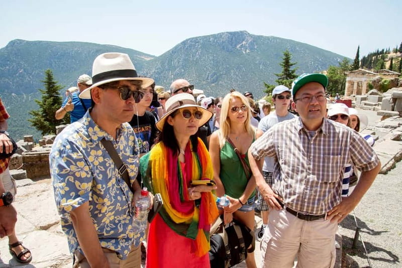 Athens: Delphi and Arachova Day Trip with Guide - Lunch, free time, and an important booking detail