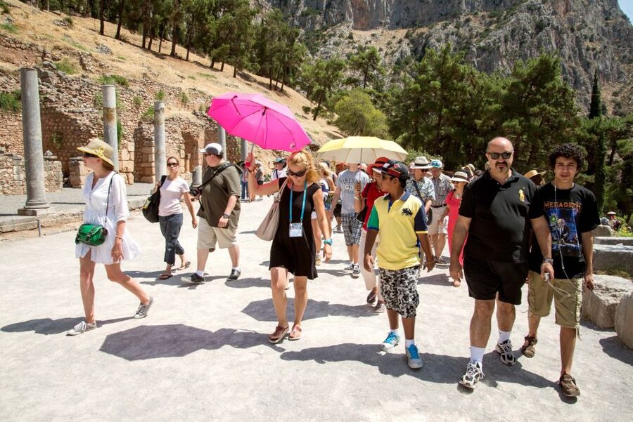 Athens: Delphi and Arachova Day Trip with Guide - The return drive and the question of comfort