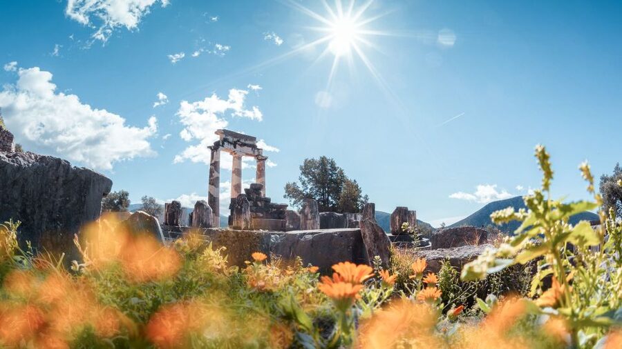 Athens: Delphi, Corycian Cave, and 300 Battlefield Day Trip - Why this day trip packs so much into 12 hours
