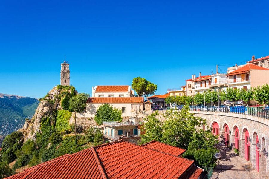 Athens: Delphi, Corycian Cave, and 300 Battlefield Day Trip - Corycian Cave turns the tour into an adventure