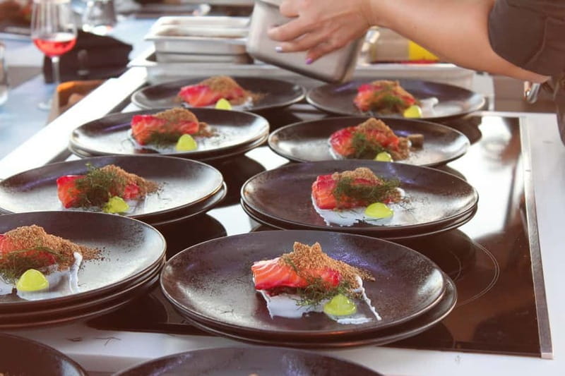 Athens: Dinner in the Sky Experience - Service, comfort, and special diets
