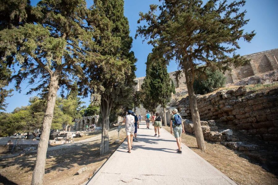 Athens: Early Morning Guided Tour to Acropolis and Museum - Passing through the Propylaea