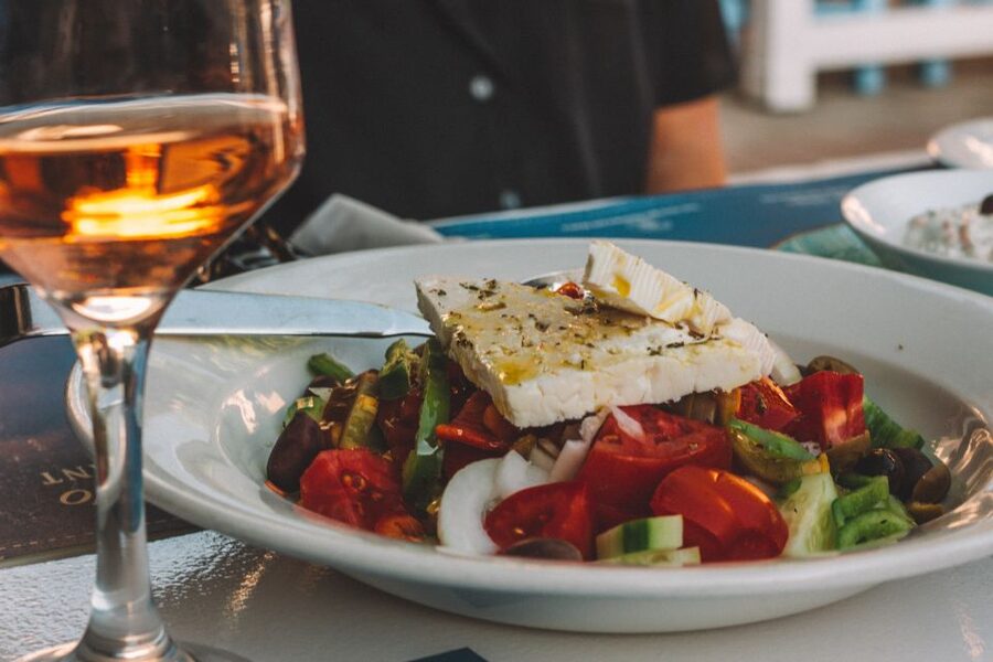 Athens: Evening Guided Walking Tour with Plaka & Dinner - Starting at Syntagma Square with the Evzones