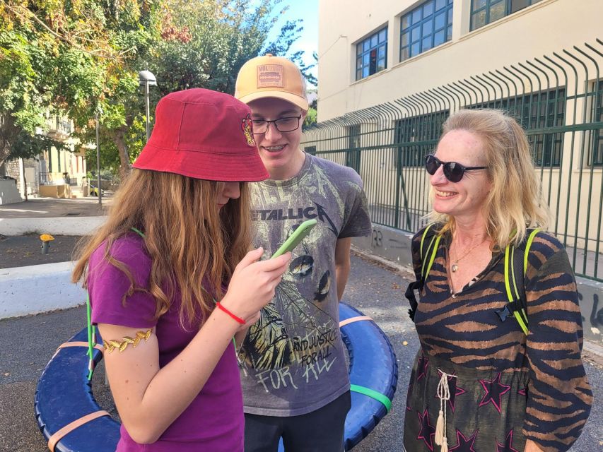 Athens: Family Mythology Treasure Hunt and Tour - Anafiotika and the photo stops