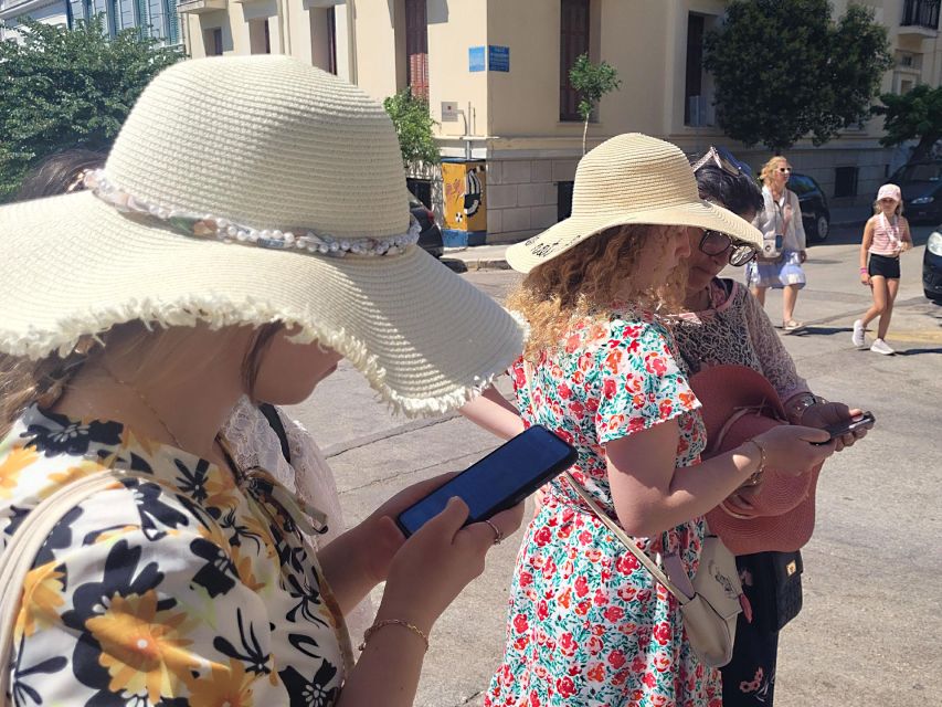 Athens: Family Mythology Treasure Hunt and Tour - The food stop: lukumades with honey and cinnamon