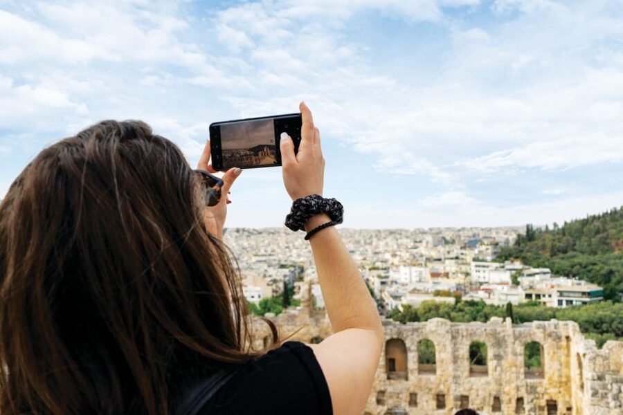 Athens: First Access Acropolis and Parthenon Guided Tour - What the guide adds