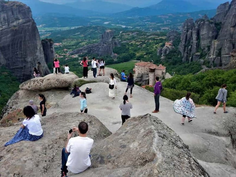 Athens: Guided Tour to Meteora Monasteries & Hermit Caves - Comfort, timing, and group size