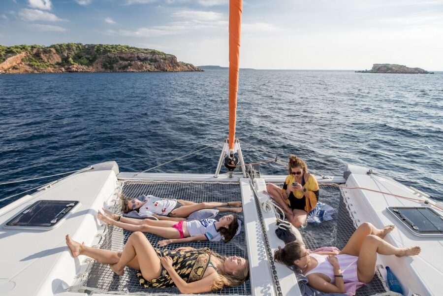 Athens: Half-Day Sunset Catamaran Cruise with Meal & Drinks - Sunset, music, and the social side of the trip