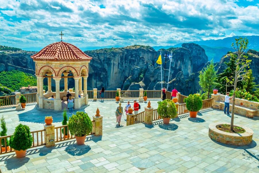 Athens: Meteora 2-Day Trip with Hotel, Sunset & Morning tour - Leaving Athens for the cliffs of Thessaly