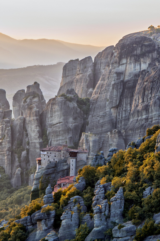 Athens: Meteora Day Trip with Audio Guide and Lunch Option - Audio commentary and the role of the guide